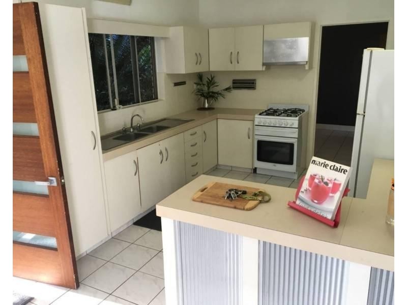 Coconut Grove NT 0810