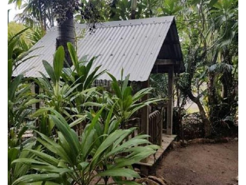 Coconut Grove NT 0810