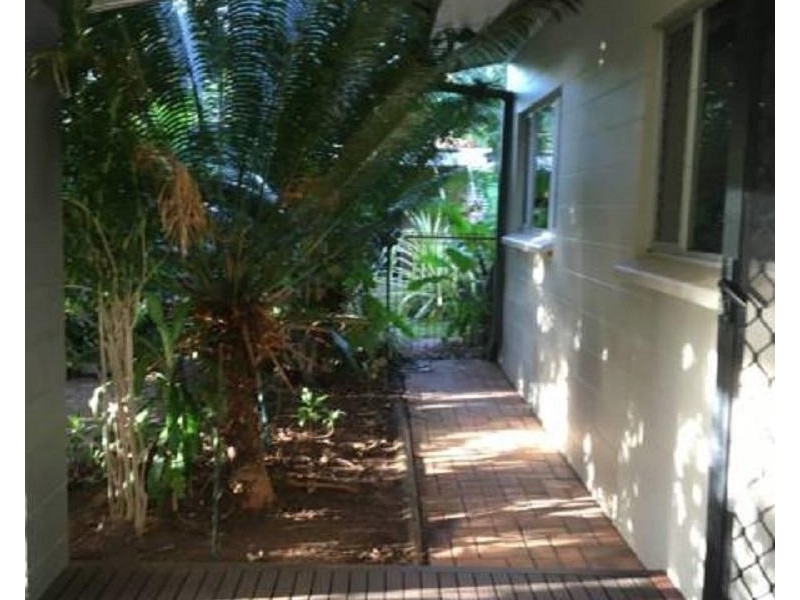 Coconut Grove NT 0810