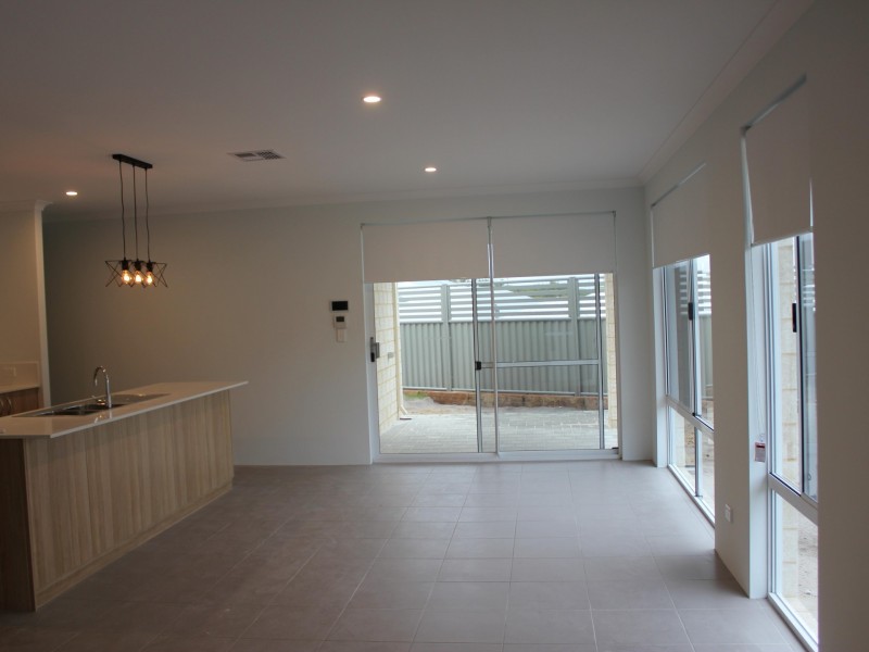 6 Needlewood Loop, Wandi WA 6167