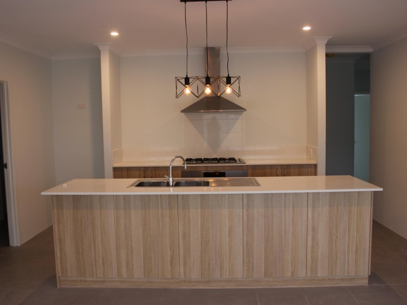 6 Needlewood Loop, Wandi WA 6167