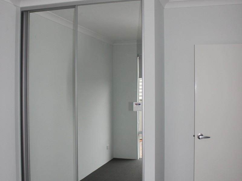 6 Needlewood Loop, Wandi WA 6167