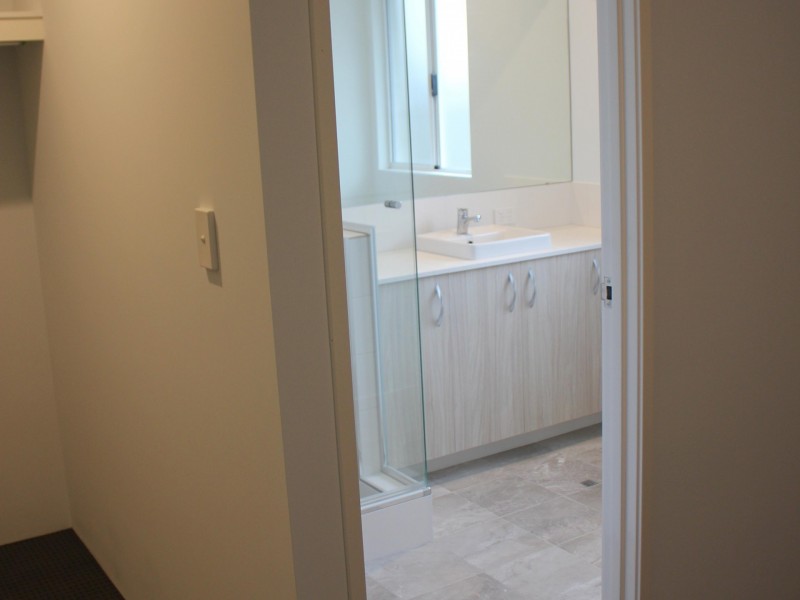 6 Needlewood Loop, Wandi WA 6167