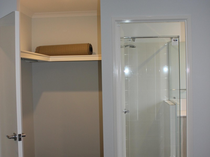 6 Needlewood Loop, Wandi WA 6167