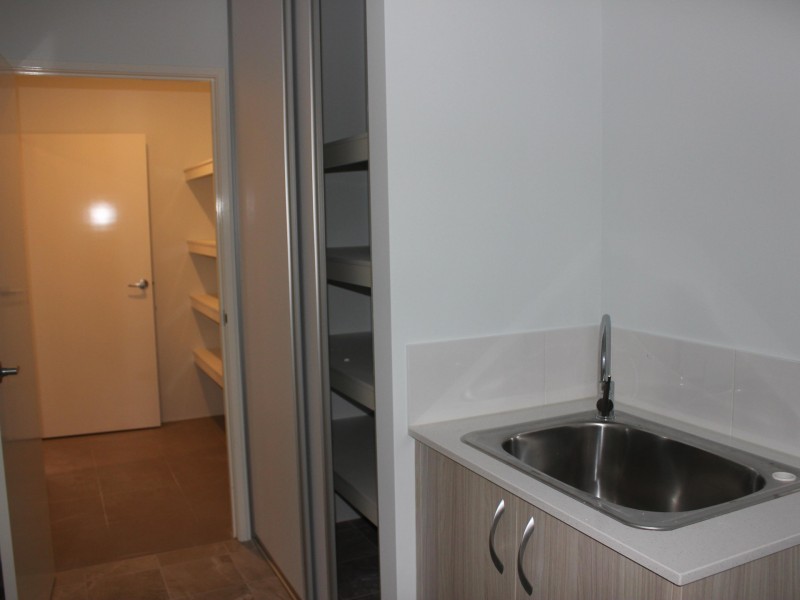 6 Needlewood Loop, Wandi WA 6167