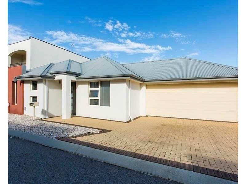 8 Redfern Bend, Clarkson WA 6030