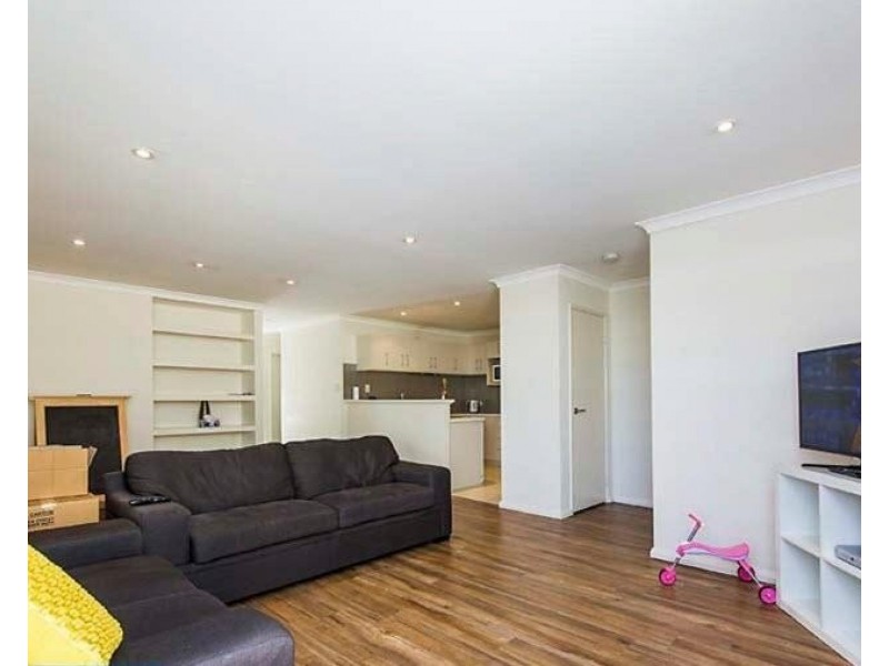8 Redfern Bend, Clarkson WA 6030
