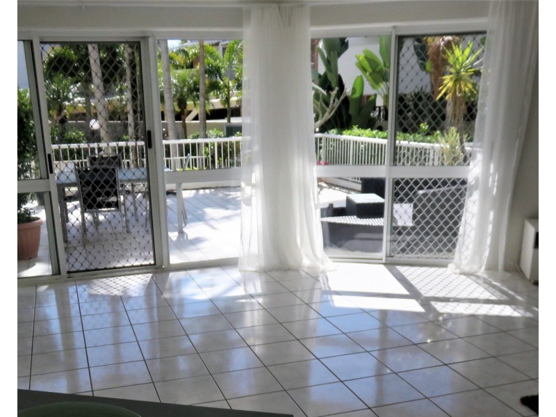 * Seagull Avenue, Mermaid Beach QLD 4218