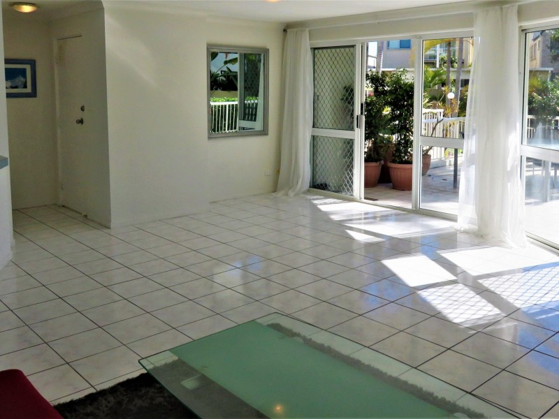 * Seagull Avenue, Mermaid Beach QLD 4218