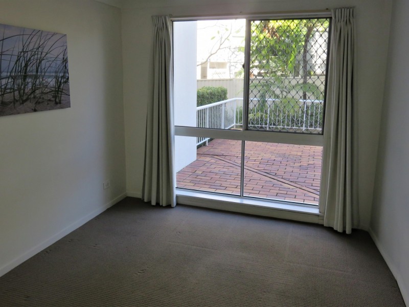 * Seagull Avenue, Mermaid Beach QLD 4218