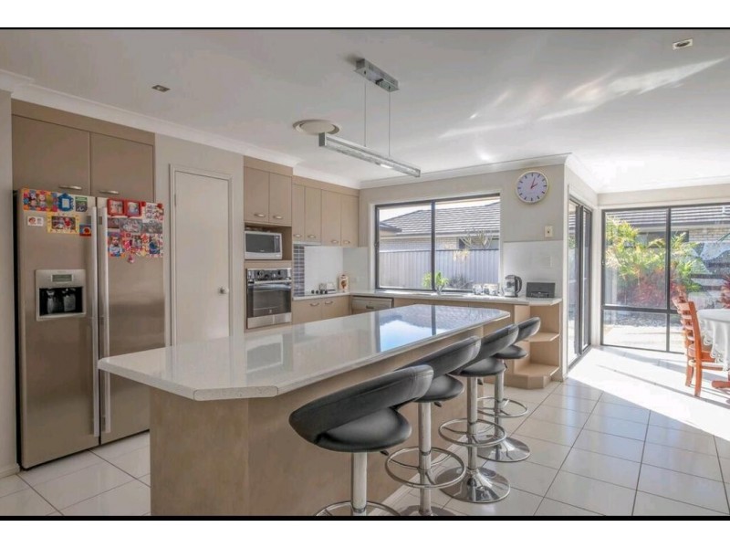 13 Benjamin Court, Yamanto QLD 4305