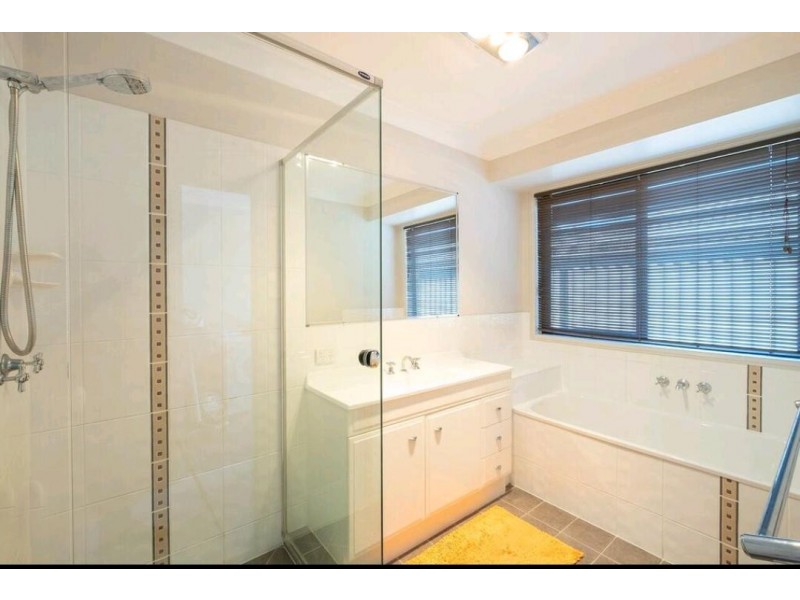 13 Benjamin Court, Yamanto QLD 4305