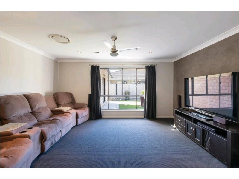 13 Benjamin Court, Yamanto QLD 4305