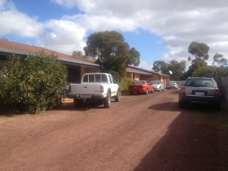 1-4/268 Noyes Street, Deniliquin NSW 2710