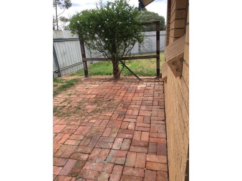 1-4/268 Noyes Street, Deniliquin NSW 2710