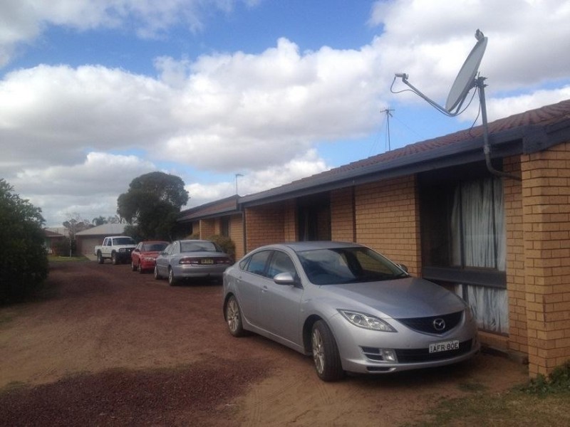 1-4/268 Noyes Street, Deniliquin NSW 2710