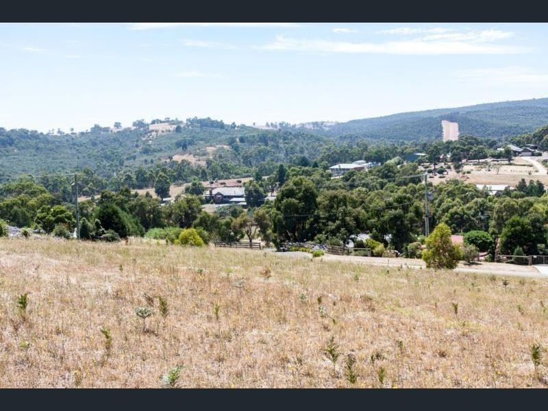 26 McDonald Drive, Wandong VIC 3758