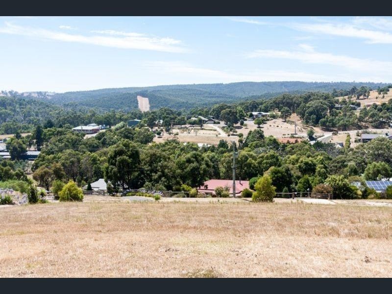 26 McDonald Drive, Wandong VIC 3758