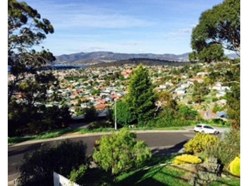 18 Jabez Crescent, Lenah Valley TAS 7008