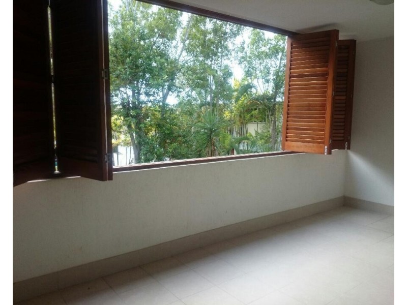 23 Amphora Street, Palm Cove QLD 4879