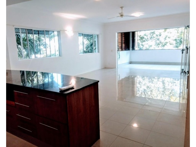 23 Amphora Street, Palm Cove QLD 4879