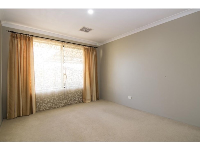 12 Salamanca Turn, Clarkson WA 6030