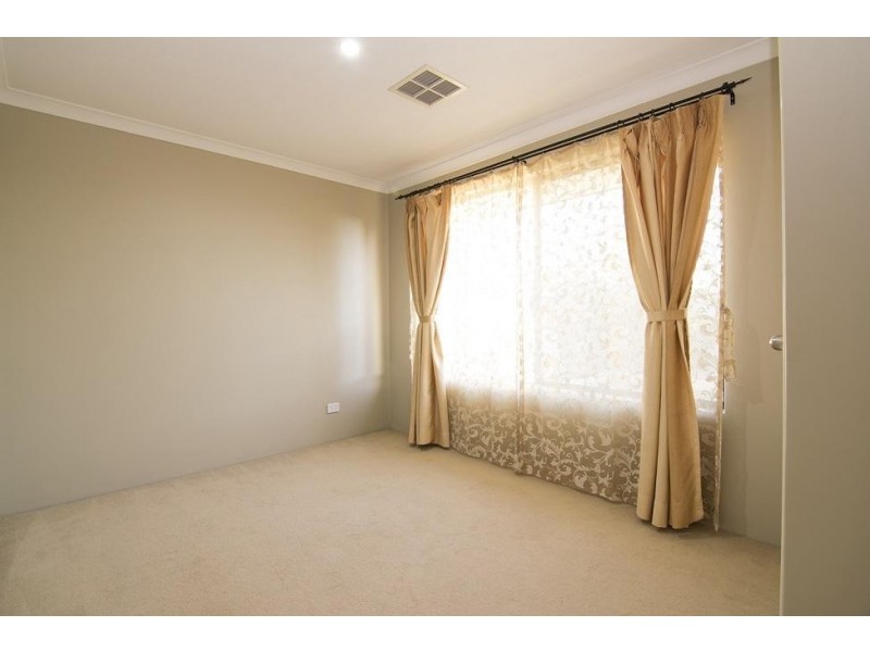 12 Salamanca Turn, Clarkson WA 6030