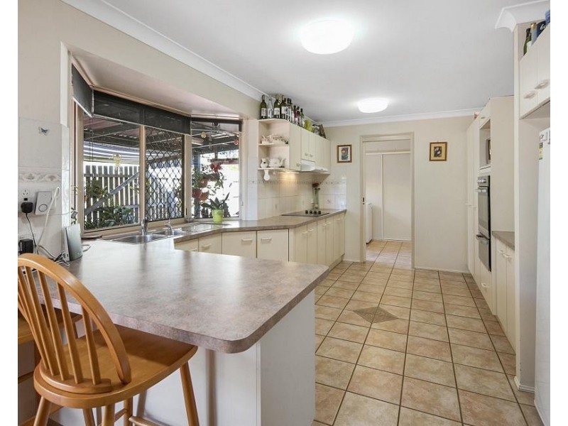 40 Amanda Street, Wynnum West QLD 4178