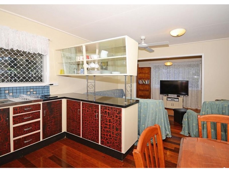 4 White Street, Point Vernon QLD 4655