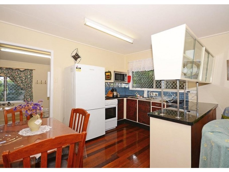 4 White Street, Point Vernon QLD 4655