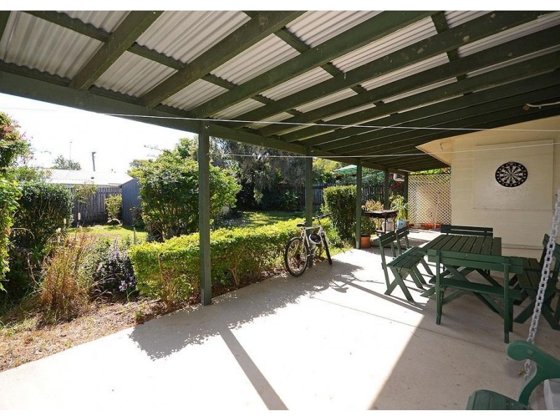 4 White Street, Point Vernon QLD 4655