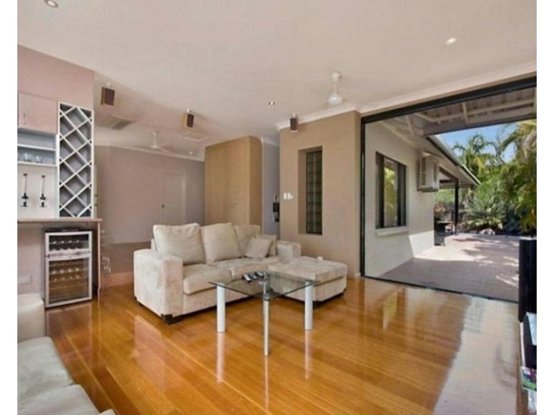 25 Cullen Bay Crescent, Larrakeyah NT 0820