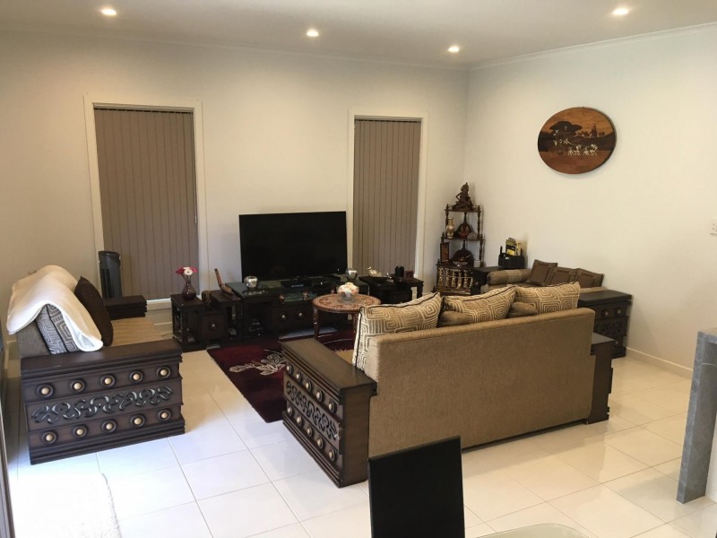 8 Roxanne Avenue, Aberfoyle Park SA 5159