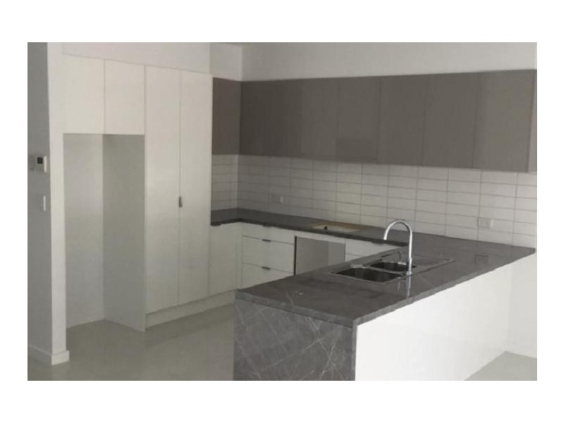 8 Roxanne Avenue, Aberfoyle Park SA 5159