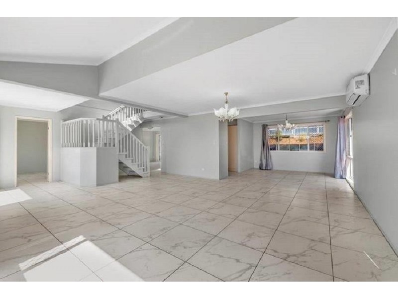 172 Castile Crescent, Edens Landing QLD 4207
