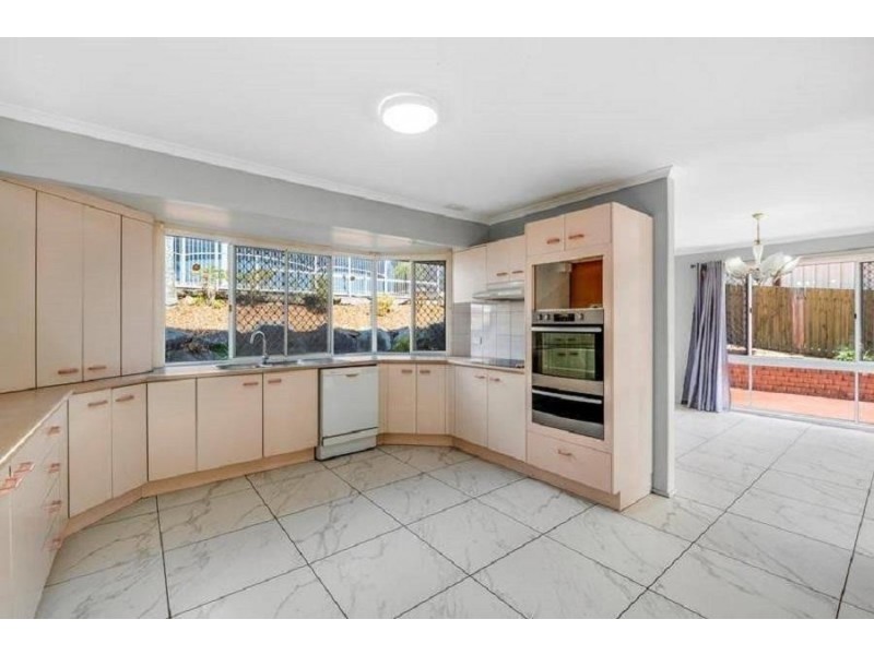 172 Castile Crescent, Edens Landing QLD 4207