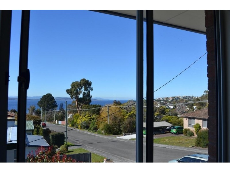 1/30 Gourlay Street, Blackmans Bay TAS 7052