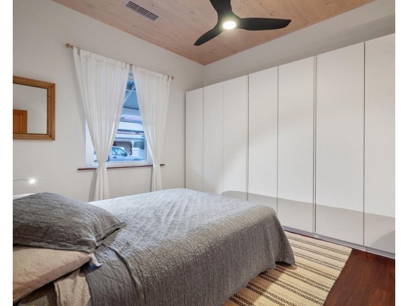 8 Wesley Street, South Fremantle WA 6162