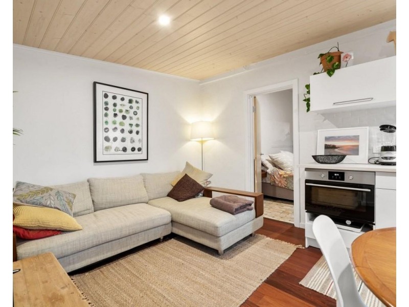 8 Wesley Street, South Fremantle WA 6162