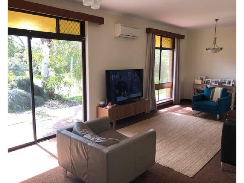 27 Rinaldi Crescent, Karrinyup WA 6018