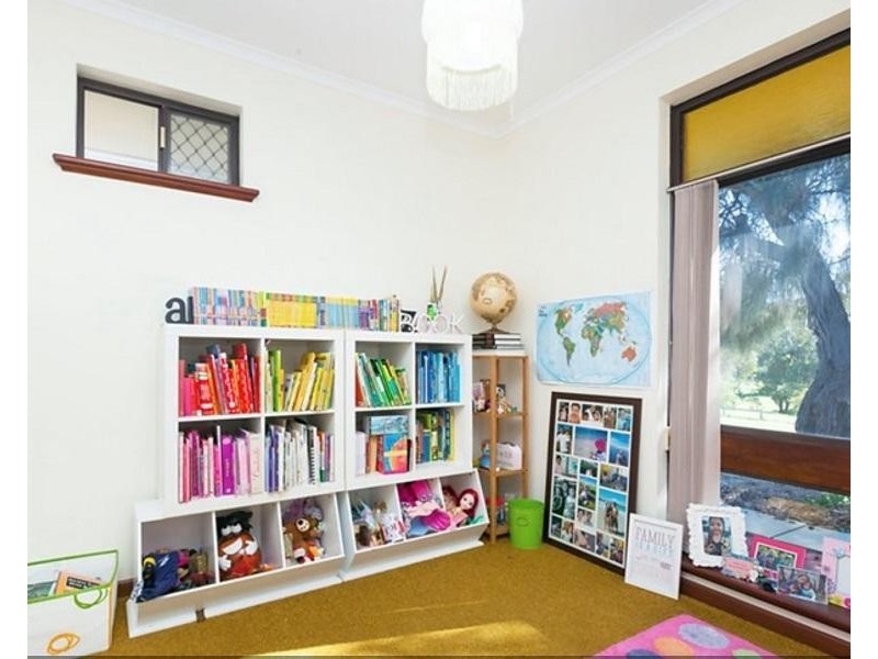 27 Rinaldi Crescent, Karrinyup WA 6018