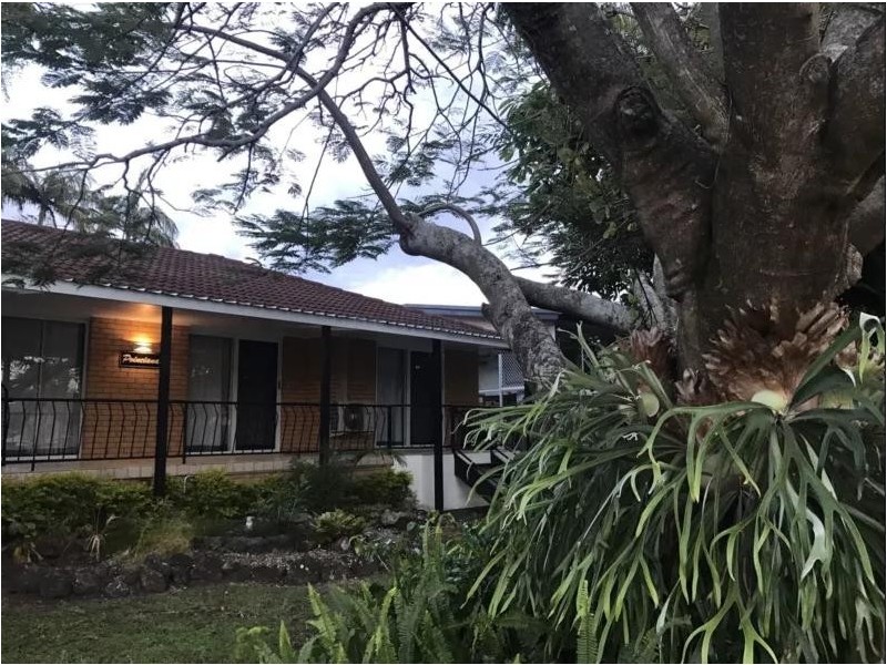 4 The Glade, Labrador QLD 4215