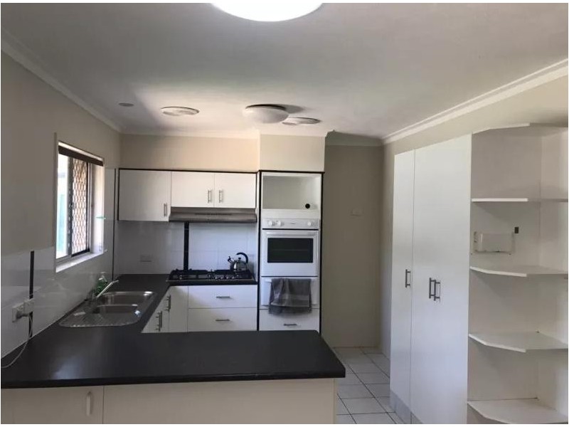 4 The Glade, Labrador QLD 4215