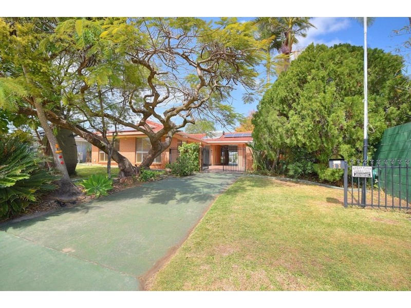 11 Sundowner Court, Mermaid Waters QLD 4218