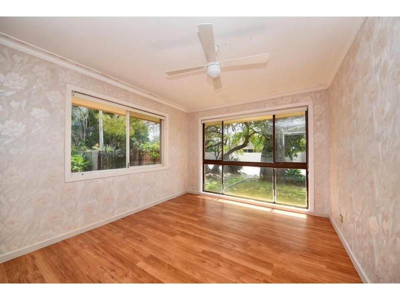 11 Sundowner Court, Mermaid Waters QLD 4218