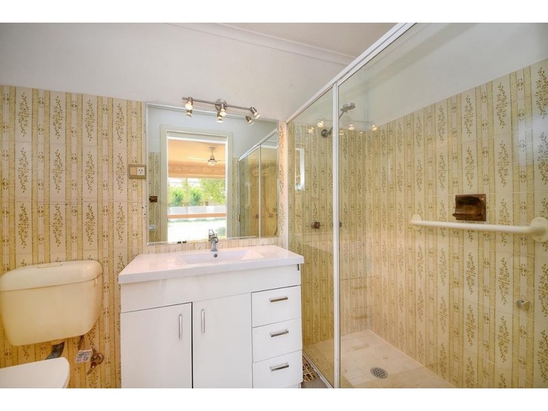 11 Sundowner Court, Mermaid Waters QLD 4218