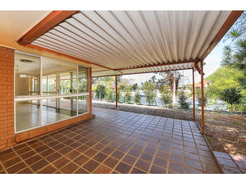 11 Sundowner Court, Mermaid Waters QLD 4218