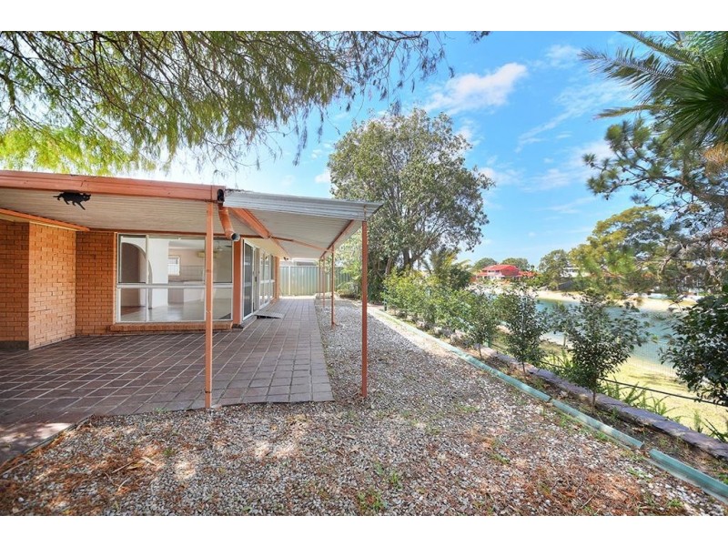 11 Sundowner Court, Mermaid Waters QLD 4218