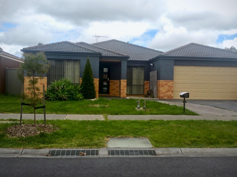43 Tyndall Street, Cranbourne East VIC 3977