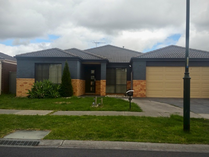 43 Tyndall Street, Cranbourne East VIC 3977